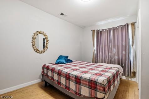 194 Hillside Avenue Newark NJ 07108