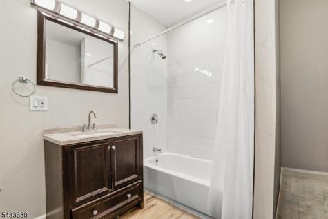 194 Hillside Avenue Newark NJ 07108