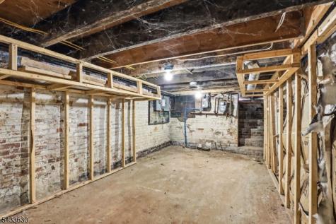 194 Hillside Avenue Newark NJ 07108