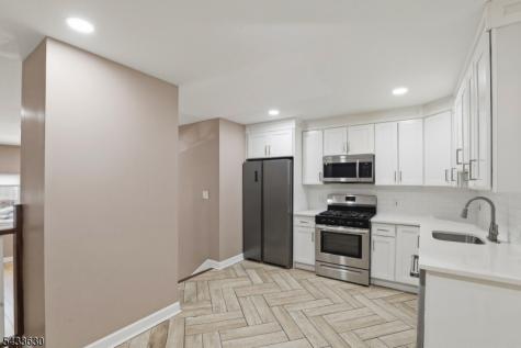 194 Hillside Avenue Newark NJ 07108