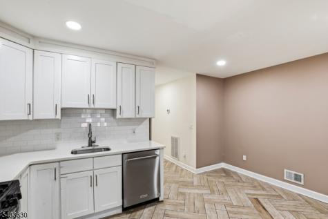 194 Hillside Avenue Newark NJ 07108