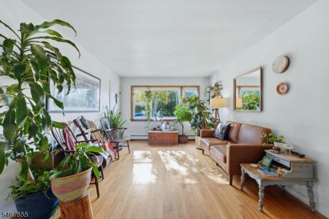 441 Willow Avenue Roselle Park NJ 07204