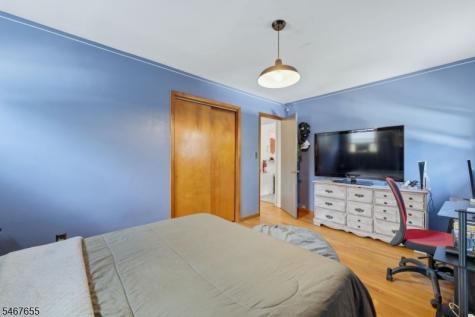 441 Willow Avenue Roselle Park NJ 07204