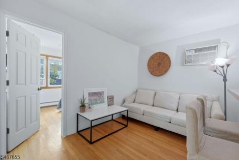 441 Willow Avenue Roselle Park NJ 07204