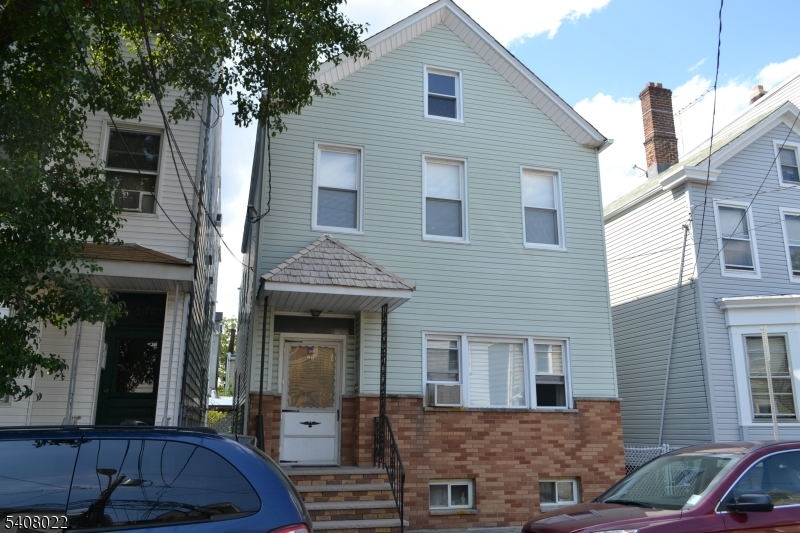 22 Marne Street Newark NJ 07105