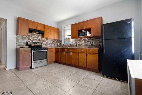 98 Delmar Place Irvington NJ 07111