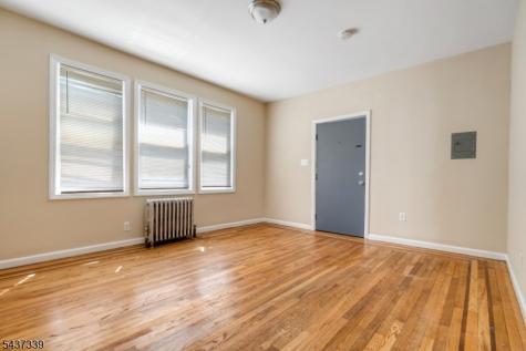98 Delmar Place Irvington NJ 07111