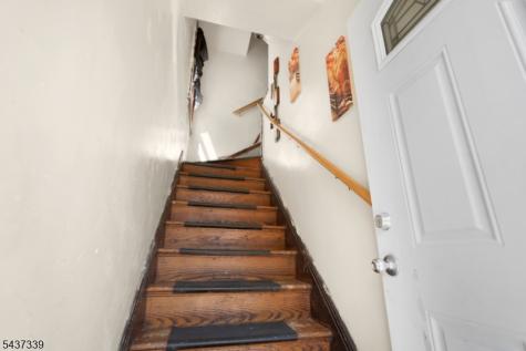 98 Delmar Place Irvington NJ 07111