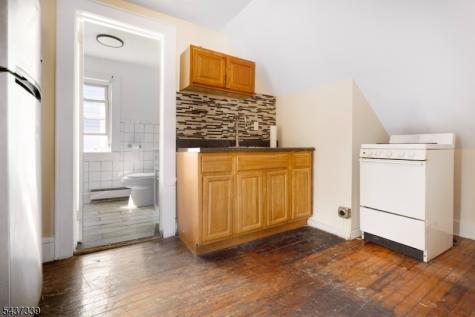 98 Delmar Place Irvington NJ 07111