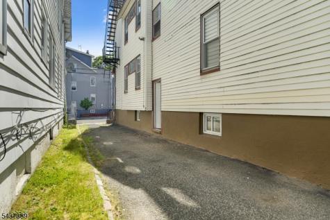 98 Delmar Place Irvington NJ 07111