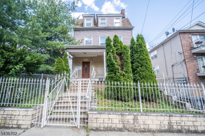 84 Farley Avenue Newark NJ 07108