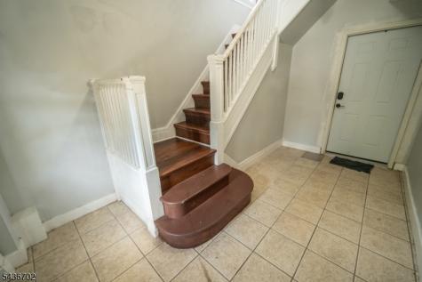 84 Farley Avenue Newark NJ 07108