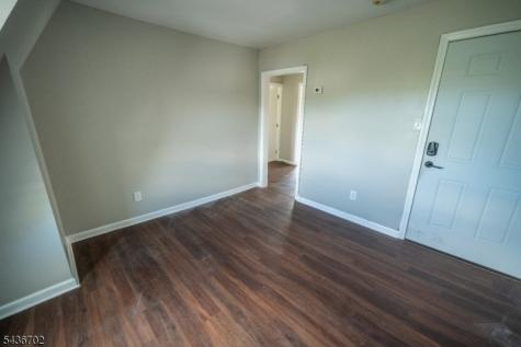 84 Farley Avenue Newark NJ 07108