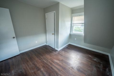 84 Farley Avenue Newark NJ 07108