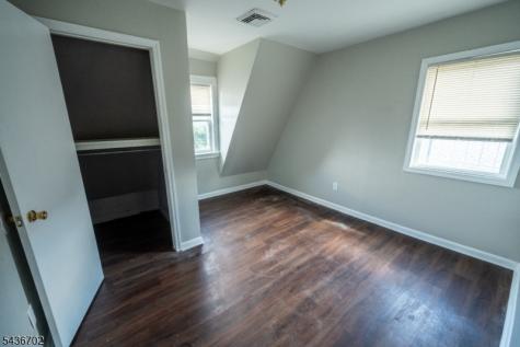 84 Farley Avenue Newark NJ 07108