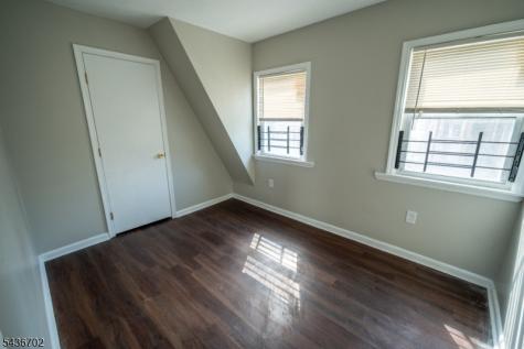 84 Farley Avenue Newark NJ 07108