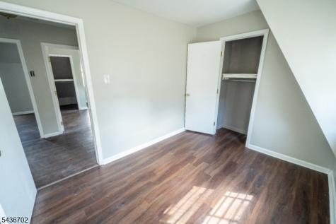 84 Farley Avenue Newark NJ 07108