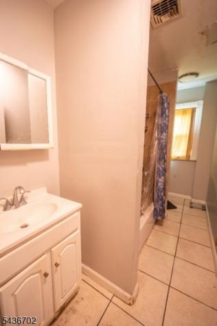 84 Farley Avenue Newark NJ 07108
