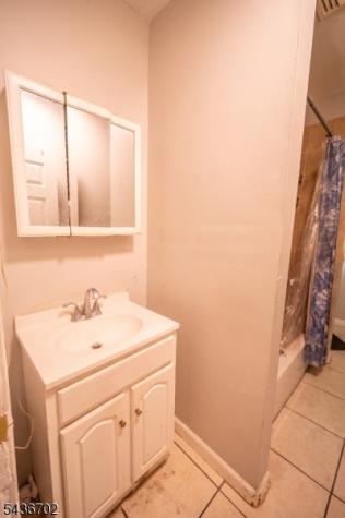 84 Farley Avenue Newark NJ 07108