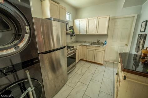 84 Farley Avenue Newark NJ 07108