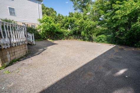 84 Farley Avenue Newark NJ 07108