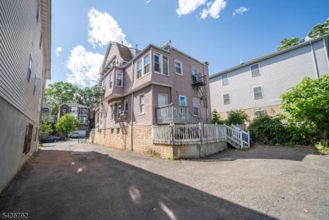 84 Farley Avenue Newark NJ 07108
