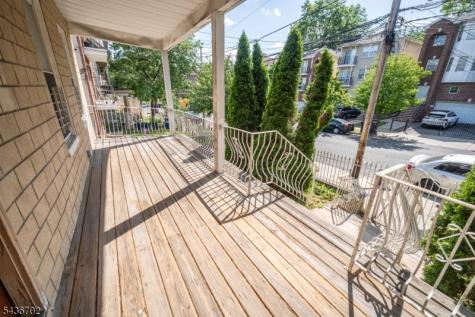 84 Farley Avenue Newark NJ 07108