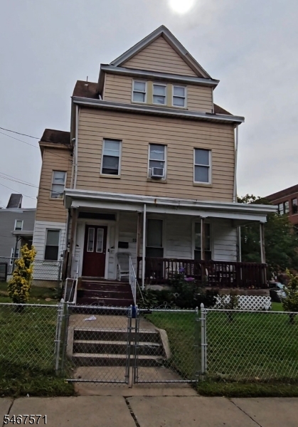 558 14TH Avenue Paterson NJ 07504