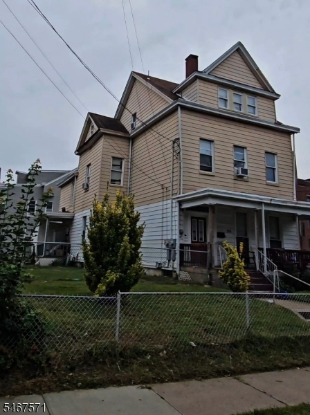 558 14TH Avenue Paterson NJ 07504
