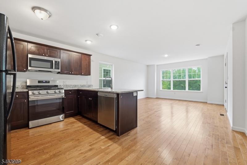 97 N 6th Street Newark NJ 07107