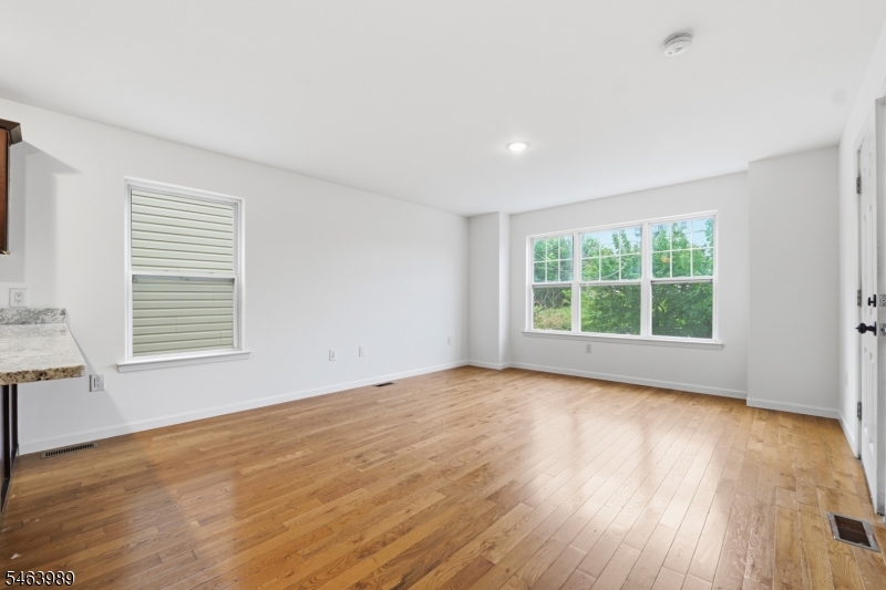 97 N 6th Street Newark NJ 07107