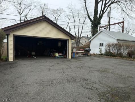 538 N Maple Avenue East Orange NJ 07017