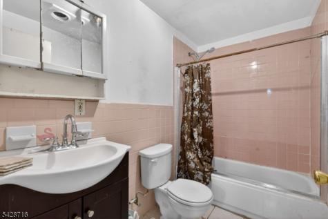 65 Crosby Avenue Paterson NJ 07502