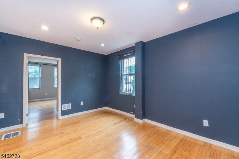 89 Tremont Avenue East Orange NJ 07018