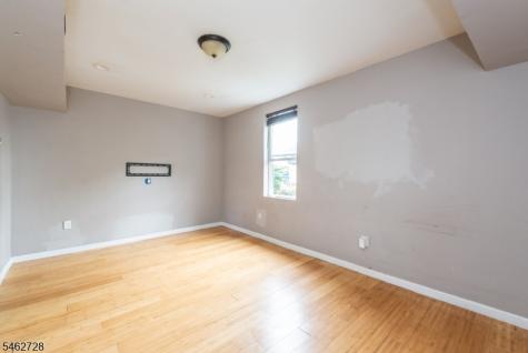 89 Tremont Avenue East Orange NJ 07018