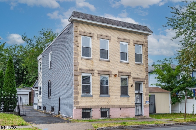 89 Tremont Avenue East Orange NJ 07018