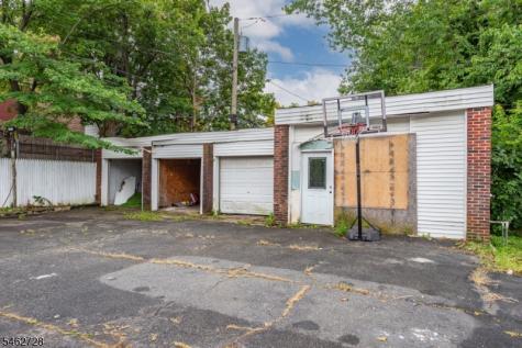 89 Tremont Avenue East Orange NJ 07018