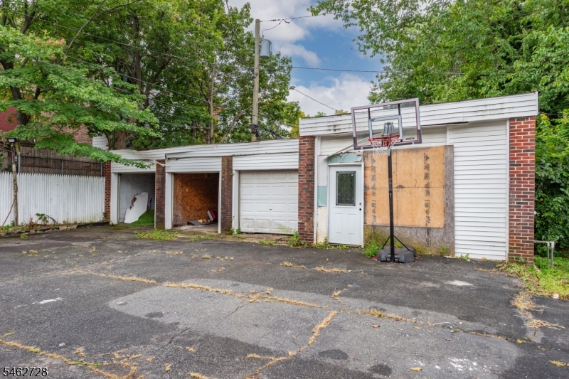 89 Tremont Avenue East Orange NJ 07018