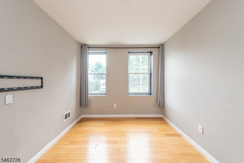 89 Tremont Avenue East Orange NJ 07018