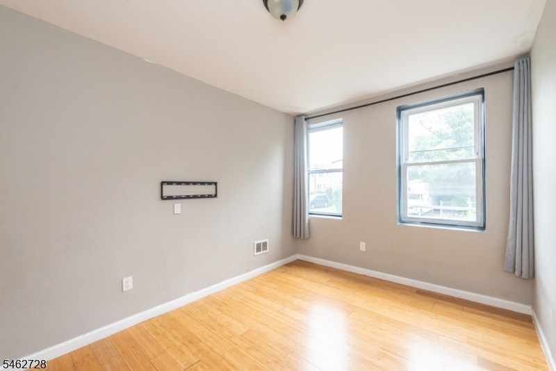 89 Tremont Avenue East Orange NJ 07018