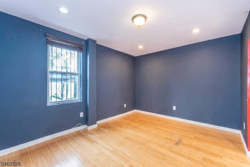 89 Tremont Avenue East Orange NJ 07018