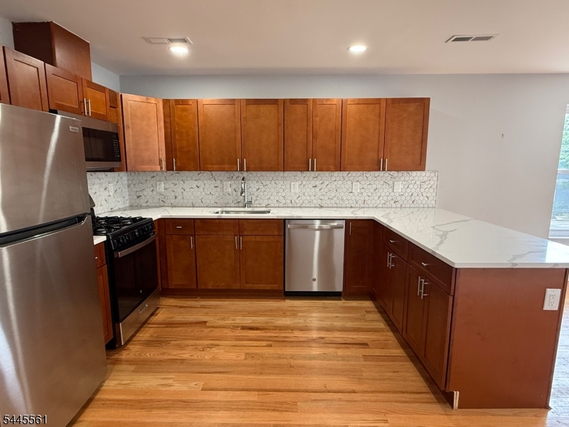 816 S 15th Street Newark NJ 07108