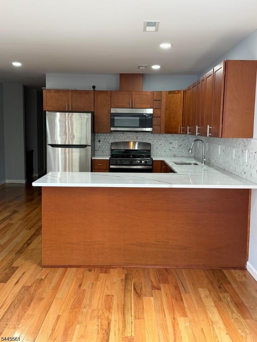 816 S 15th Street Newark NJ 07108