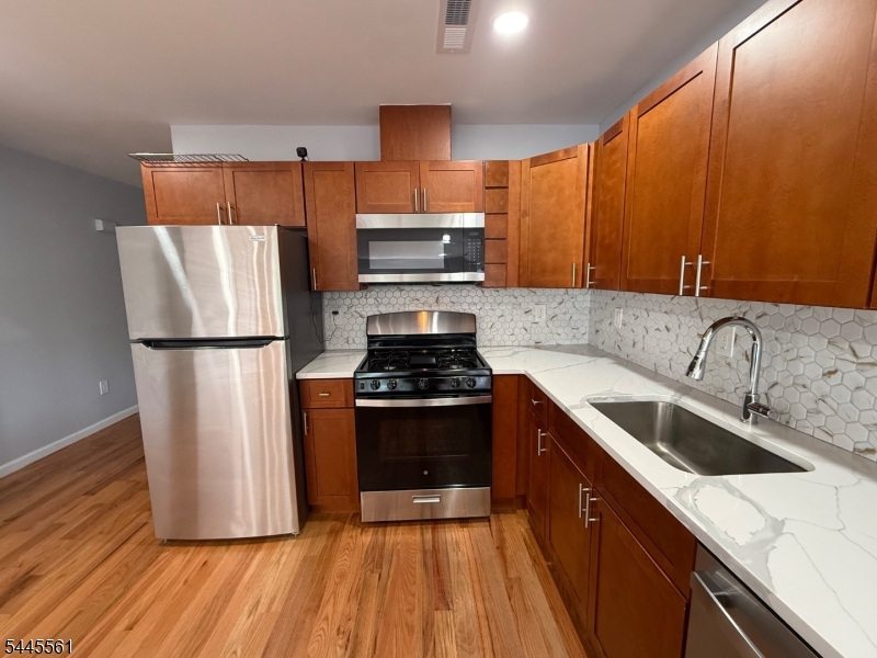 816 S 15th Street Newark NJ 07108