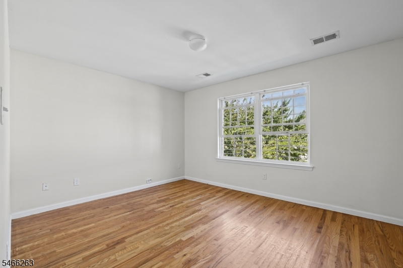 1063 William Street Elizabeth NJ 07201
