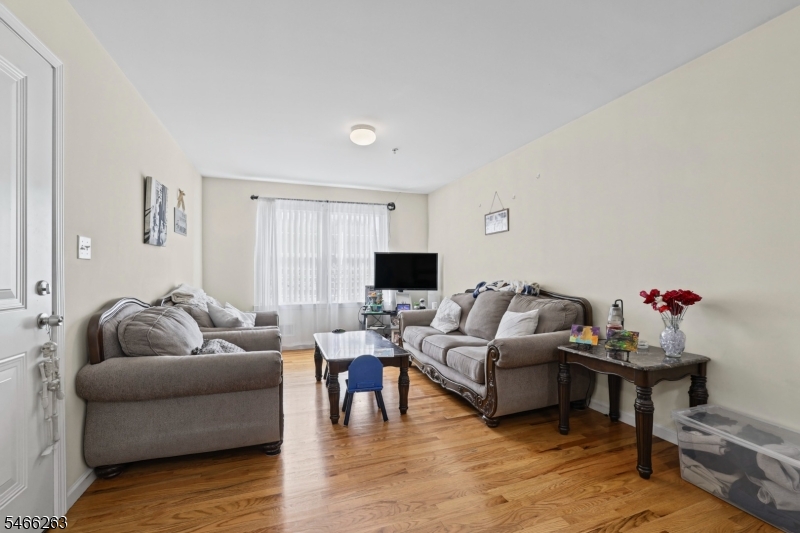 1063 William Street Elizabeth NJ 07201