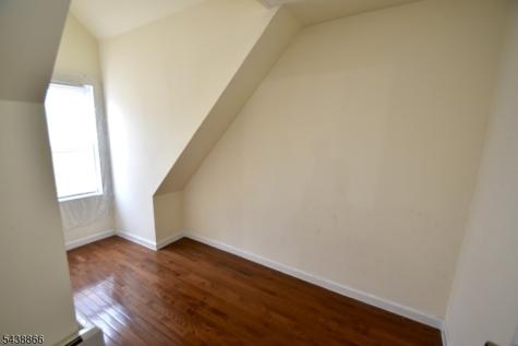 180 N 16th Street East Orange NJ 07017