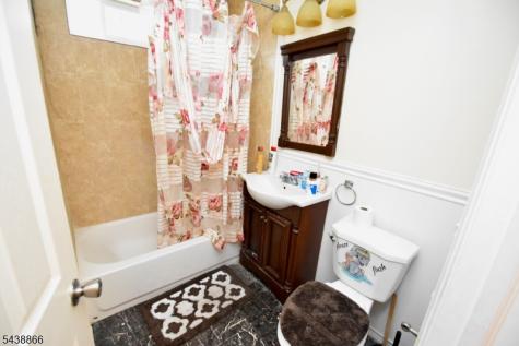 180 N 16th Street East Orange NJ 07017