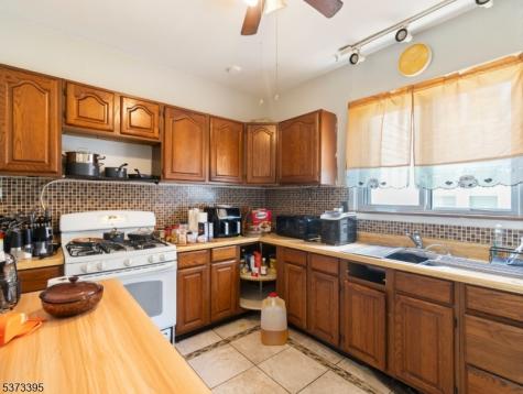 98 Ashland Avenue East Orange NJ 07017
