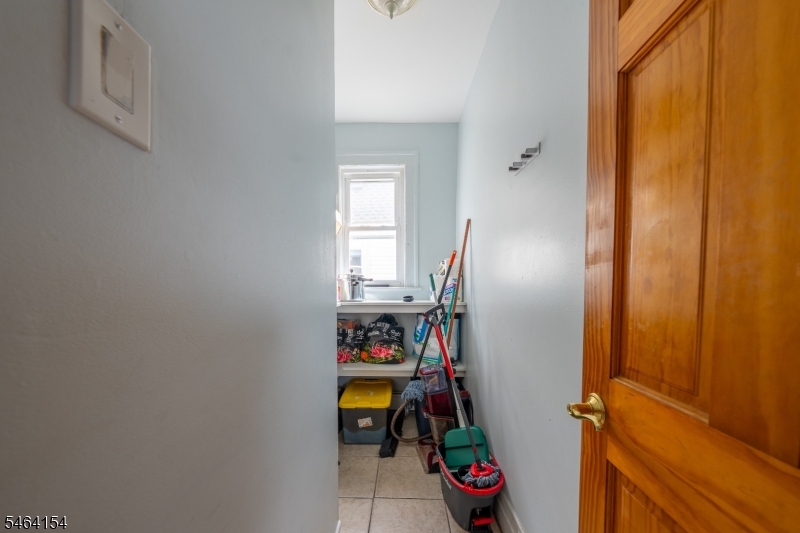 590 Hawthorne Avenue Irvington NJ 07112